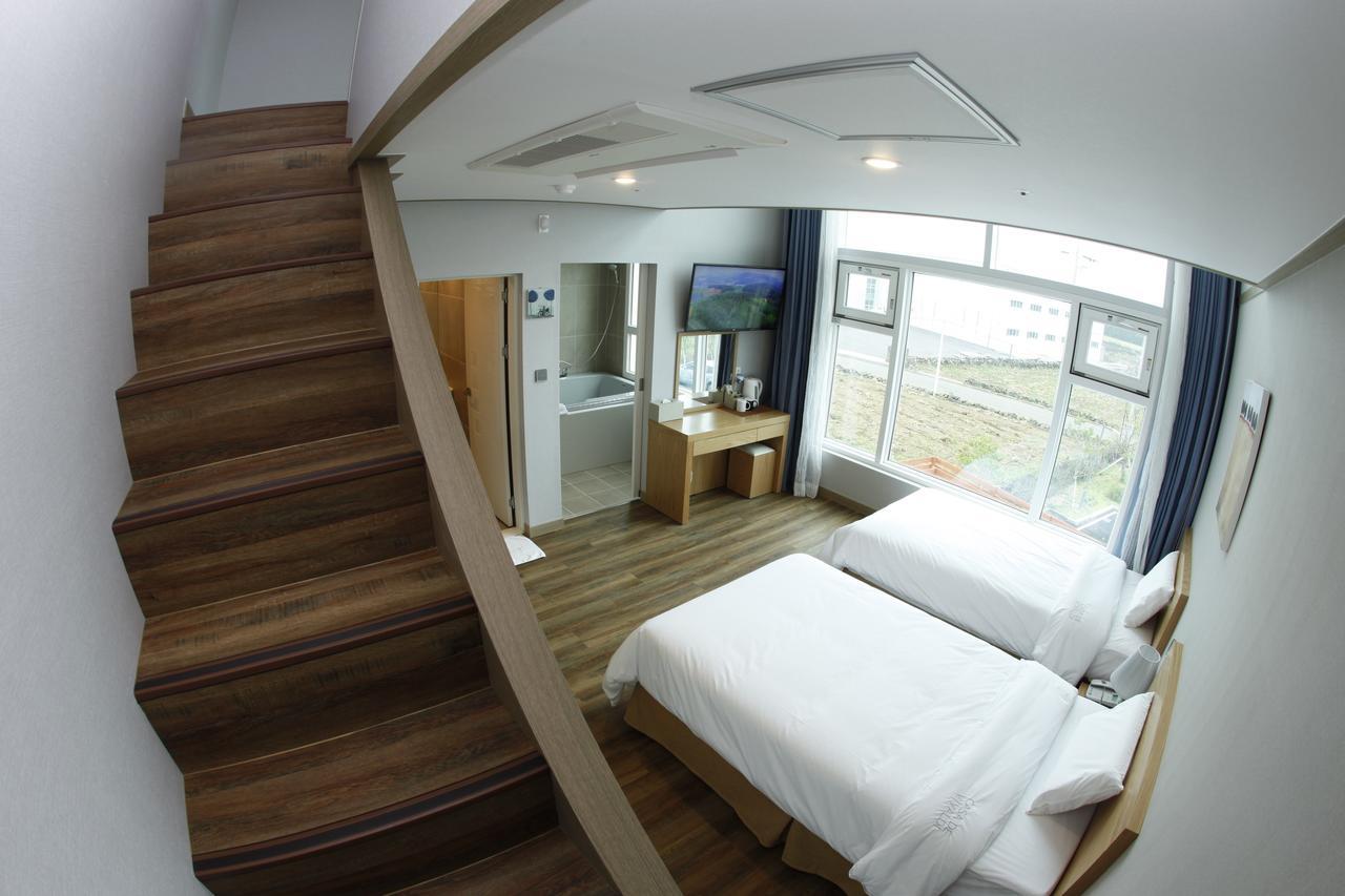 Casa De Vivaldi Hotel Seogwipo Extérieur photo