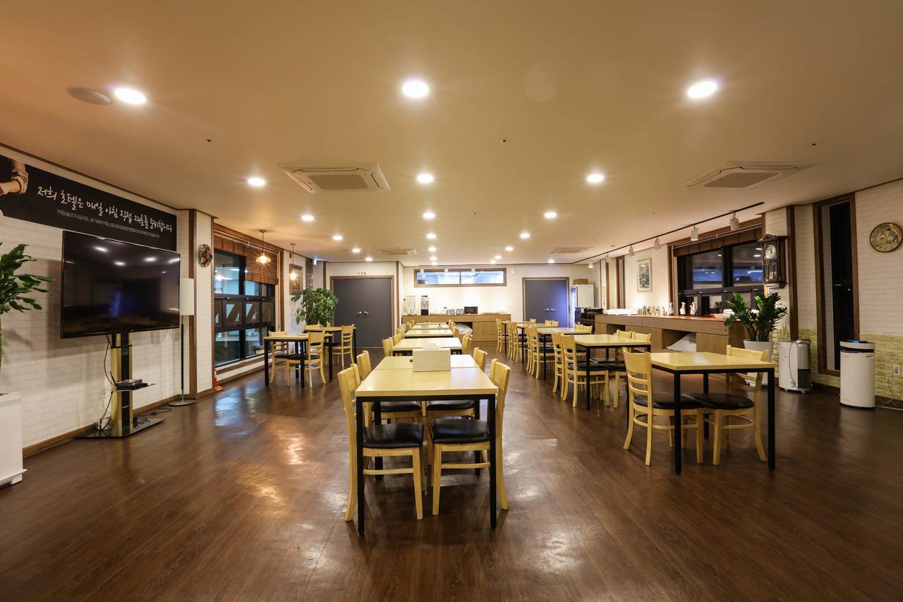 Casa De Vivaldi Hotel Seogwipo Extérieur photo