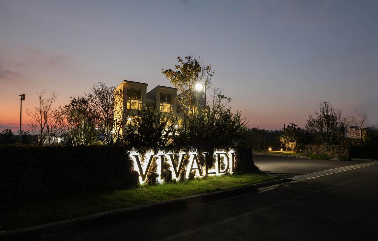 Casa De Vivaldi Hotel Seogwipo Extérieur photo