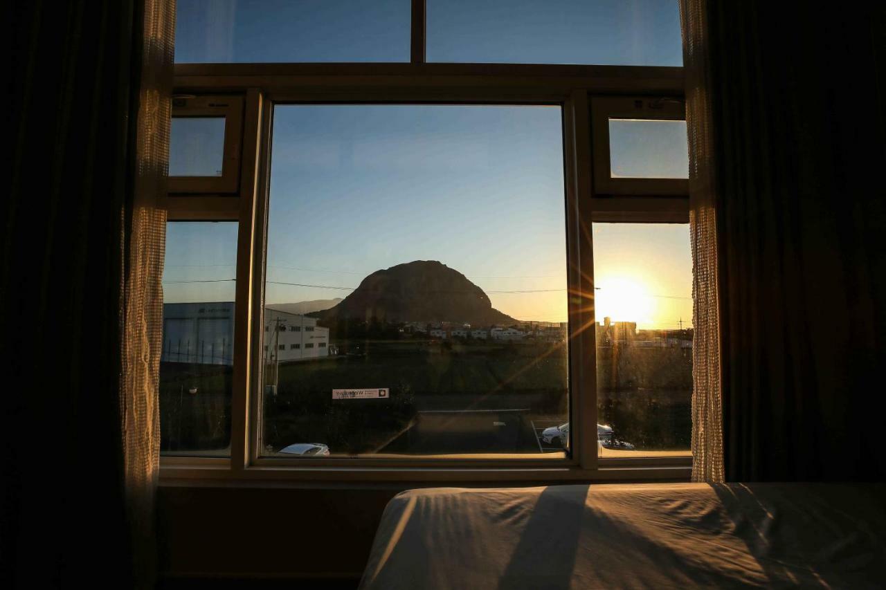 Casa De Vivaldi Hotel Seogwipo Extérieur photo